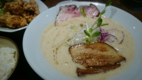 自家製麺 麺屋 甚八 クリィ~ミィ~ホイッピィ~なスゥ~プゥ~と自家製麺がベストマッチング大賞受賞しました♪ 自家製麺 麺屋 甚八 クリィ~ミィ~ホイッピィ~なスゥ~プゥ~と自家製麺がベストマッチング大賞受賞しました♪