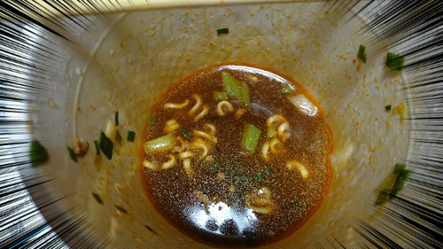 本気盛（マジモリ）　スープが辛いねぎラーメン　マルちゃん　東洋水産