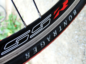 そろそろ自転車のタイヤ交換をしなければ