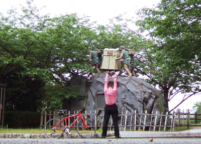 そろそろ朝の自転車通勤の着替えが必要ですね。