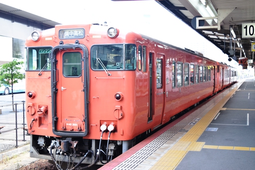 エヴァンゲリオン新幹線運休中！岡山駅はいろんな車両がありますよ！