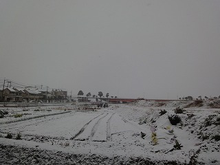 大雪の中、西島Ⅱの家、構造見学会