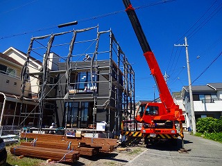 「愛媛木テナー」海の見える建物移設工事中