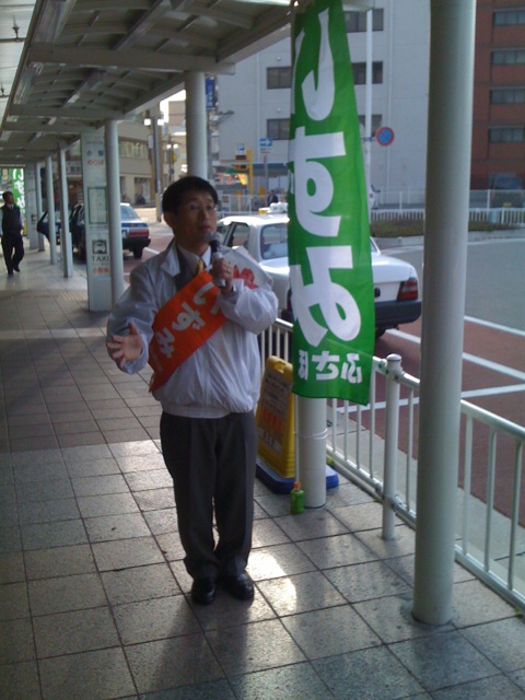 本日は西明石駅にて駅立ちをしました。