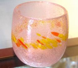 きれいな桜色の琉球ガラスです♪