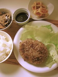 今日のランチは和風ハンバーグ