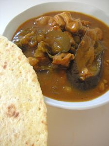 茄子とチキンのカレーを米粉を使って作ってみませんか?