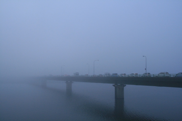 霧深い朝