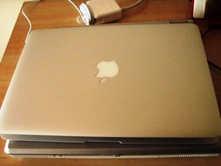 MacBook Air  が、やって来た。