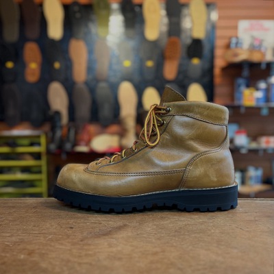 レッドウィング/Redwing専門修理」でスタートしたBECKMAN OSAKA:Danner