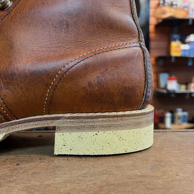 レッドウィング/Redwing専門修理」でスタートしたBECKMAN OSAKA:8885紺