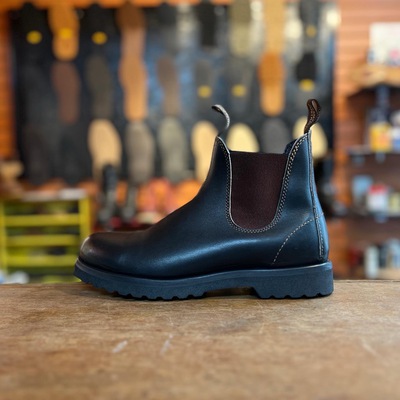 レッドウィング/Redwing専門修理のBECKMAN:Blundstoneブランドストーン×Vibram#947アスペン+ハチマキ取り付け