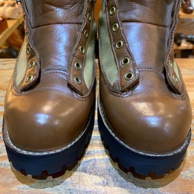 レッドウィング/Redwing専門修理のBECKMAN:Danner/ダナー‐DANNER LIGHTダナーライト ×全染め+Vibram#148(純正ソール)