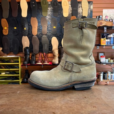 レッドウィング/Redwing専門修理のBECKMAN:8268スエードラフアウトエンジニア×Vibram#705+ダブルMIDソール +丸洗い(シミ抜き含む)