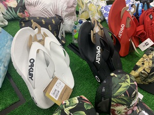 OAKLEYサンダル