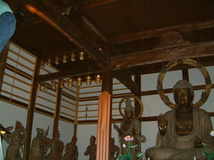 鶴林寺様　吊り灯籠