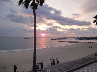 江井島海岸の朝日と夕日！