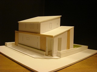 三角オープンデッキのある「太寺Ⅱの家」