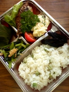 鶏の煮物弁当にゃ