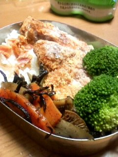 トンカツ初めにゃ