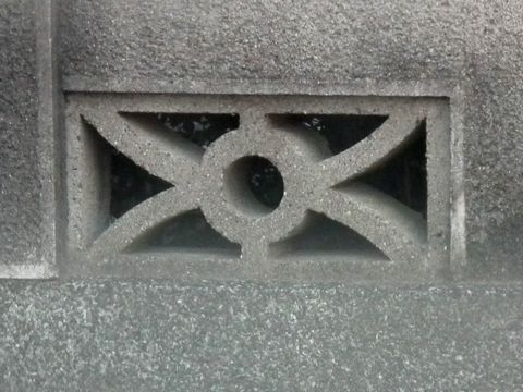 ブロック塀の穴　その７