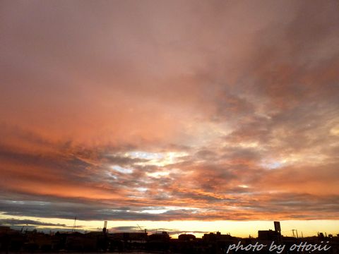 雲の切れ間から