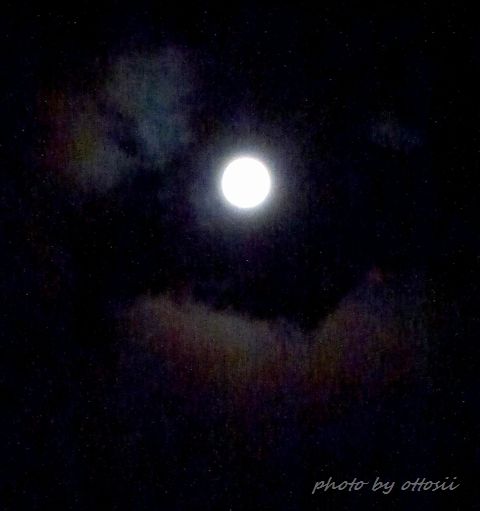雲の切れ間から