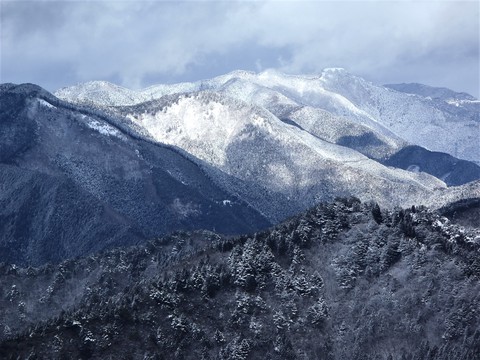 雪の笠形山