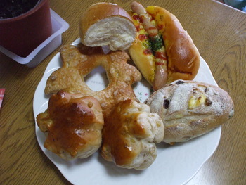 香呂駅前のパン