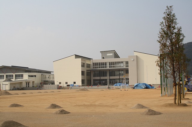 新設阿弥陀小学校